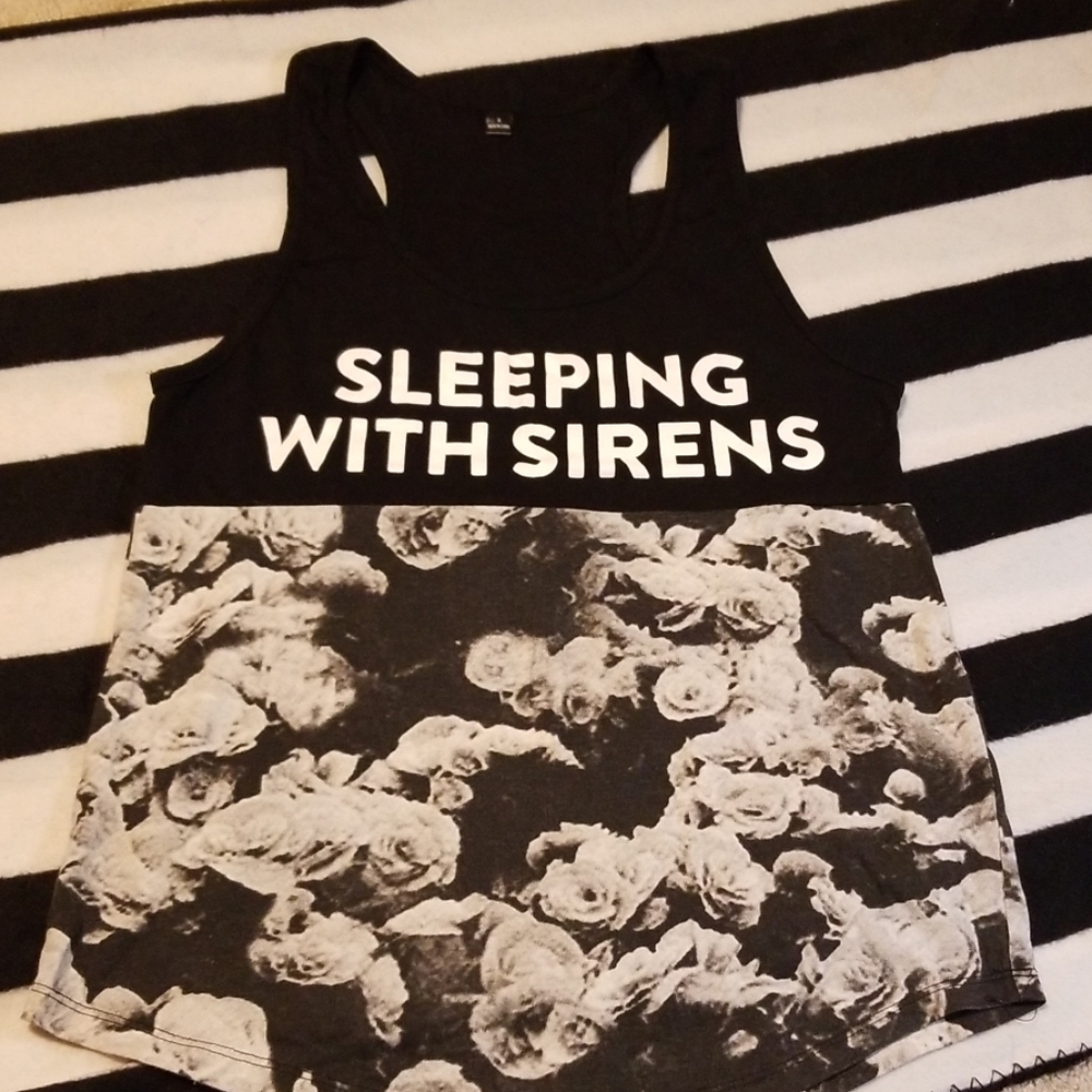Sleeping with Sirens tank